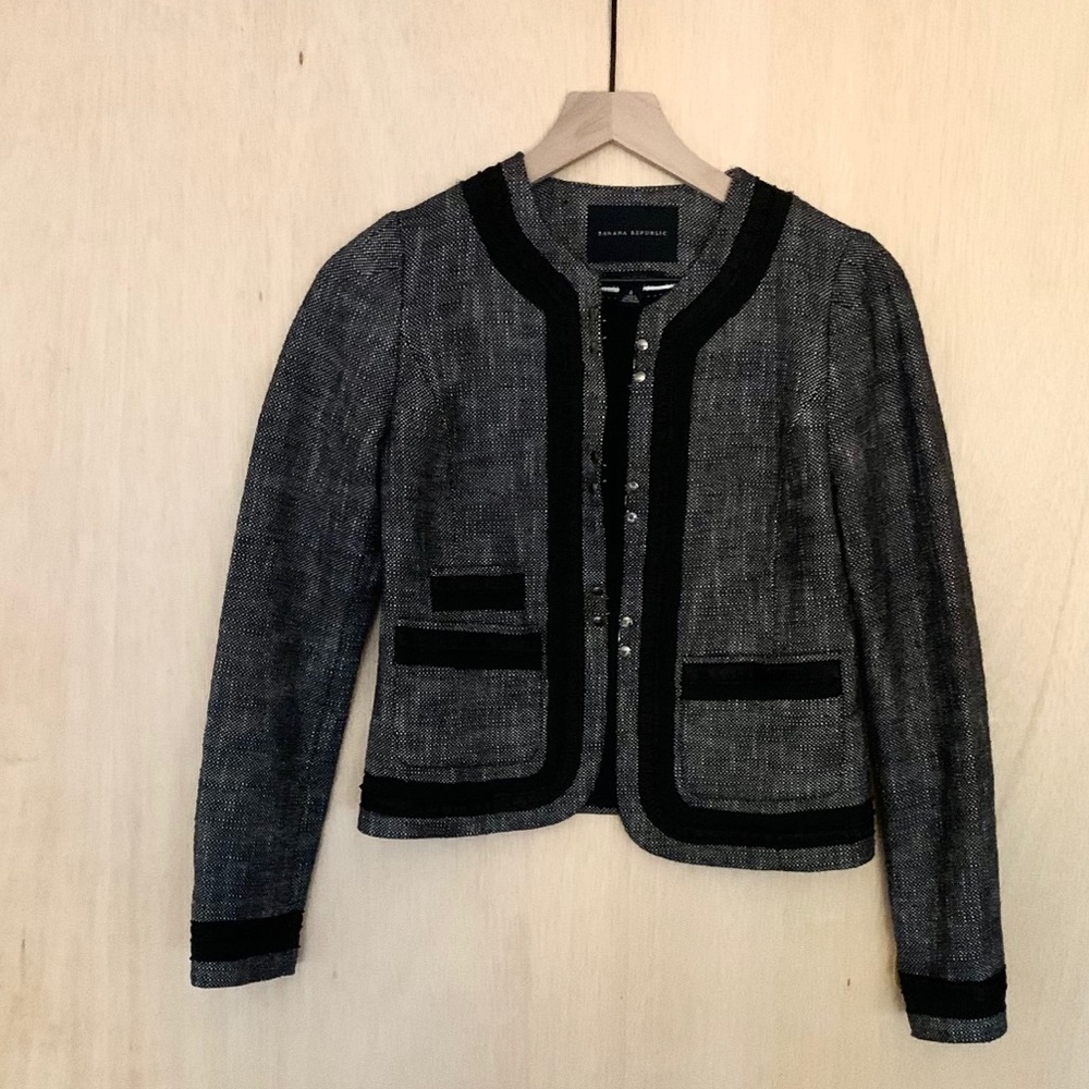Banana Republic Black & White Collarless Blazer